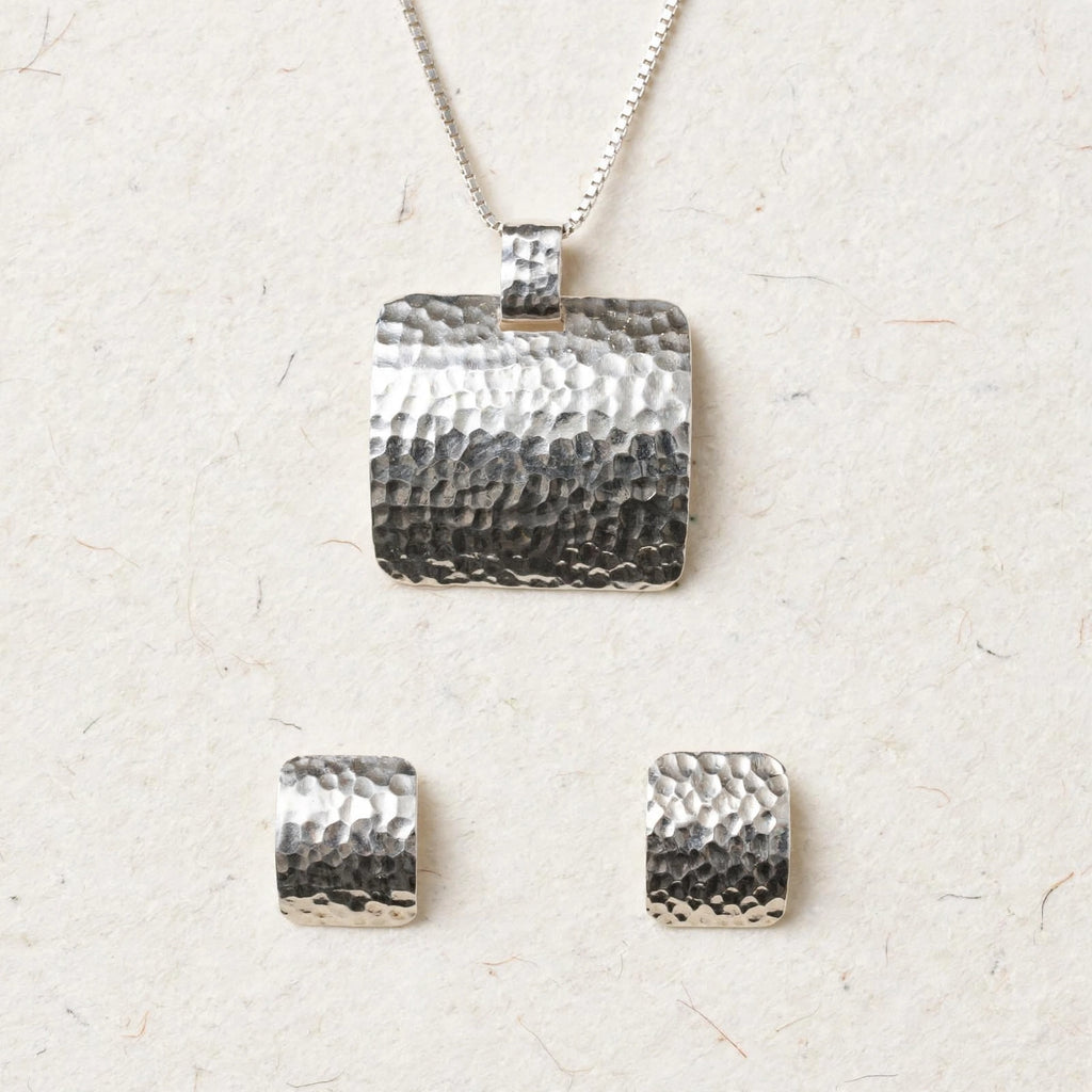 Dije & Aretes Cincelado