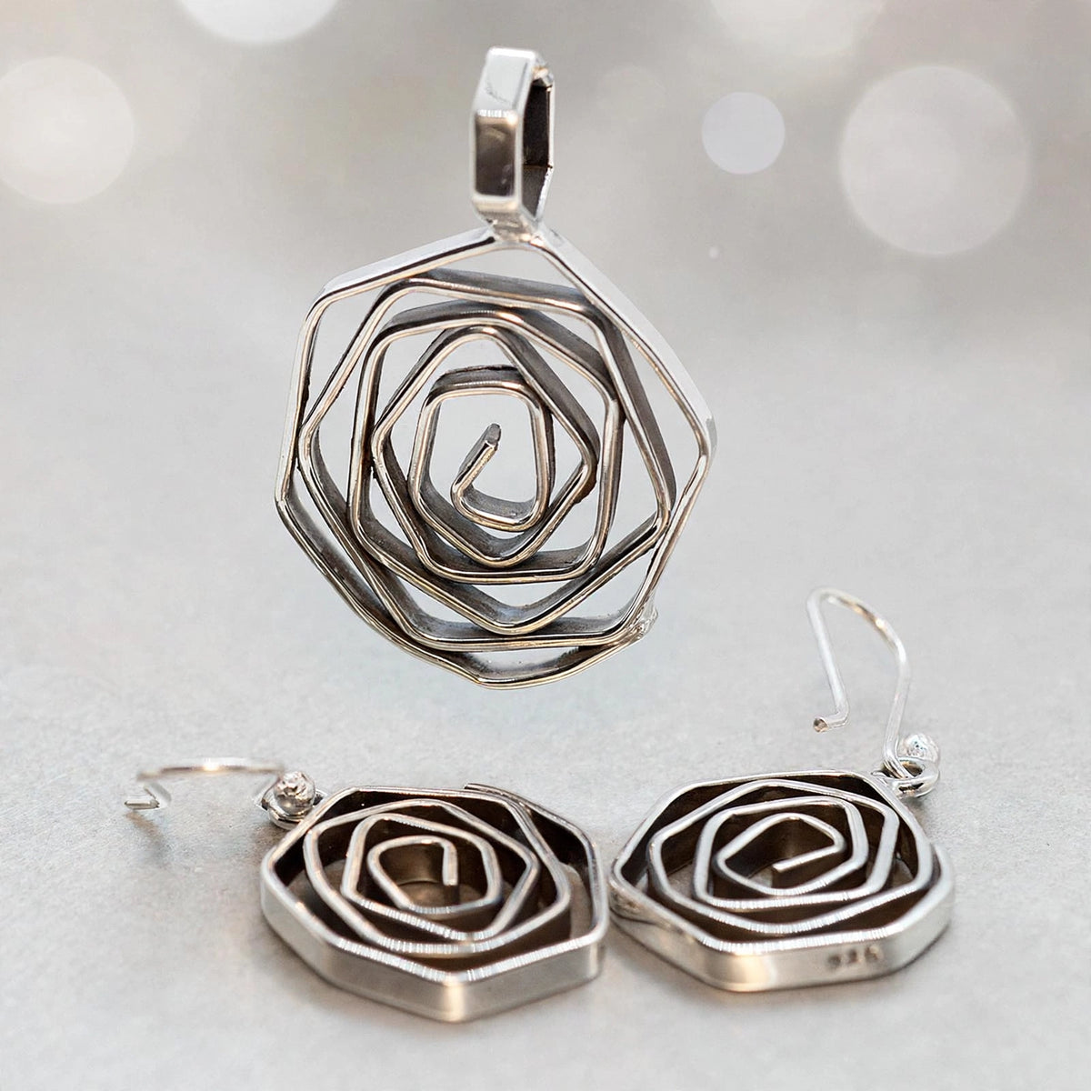 Dije y Aretes Místico