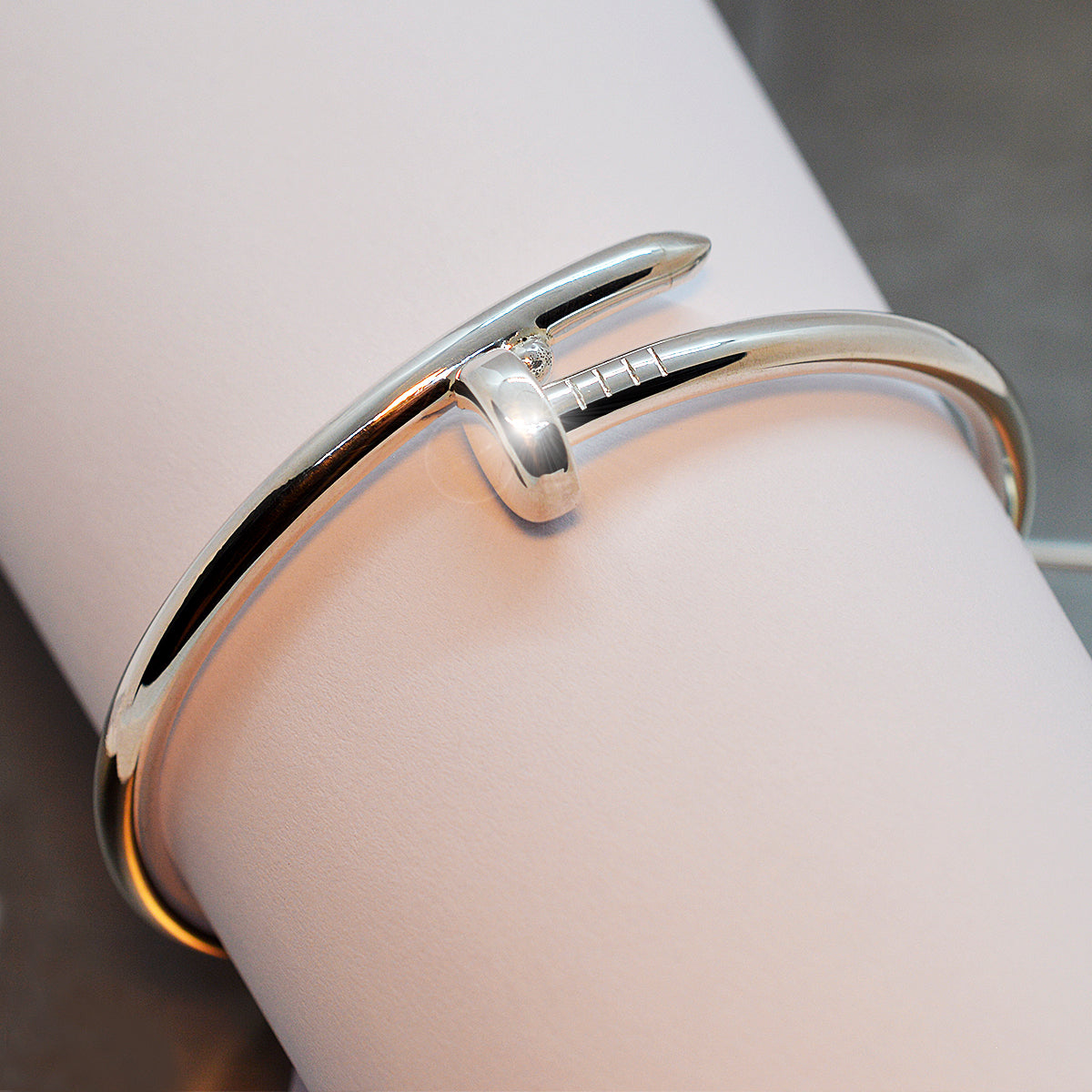 Brazalete Clavo