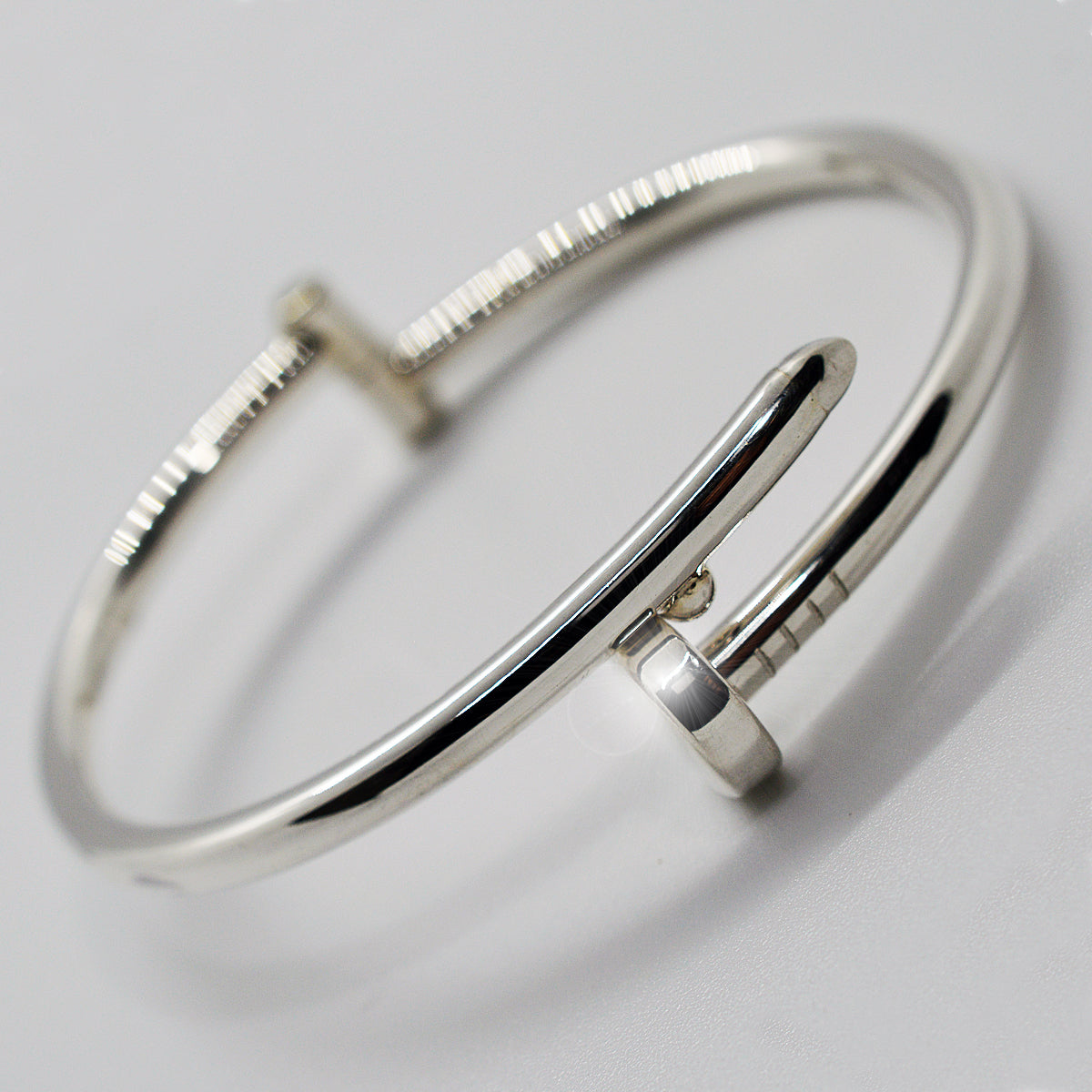 Brazalete Clavo