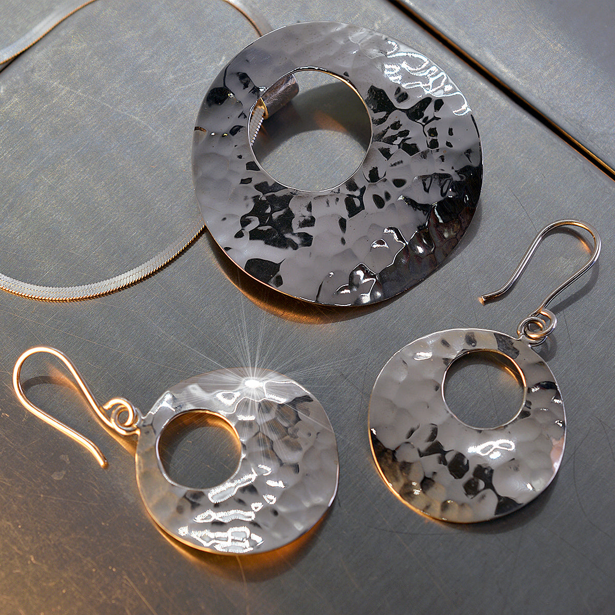 Dije & Aretes Comal