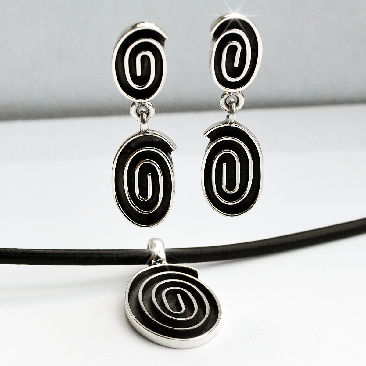 Dije & Aretes Oval