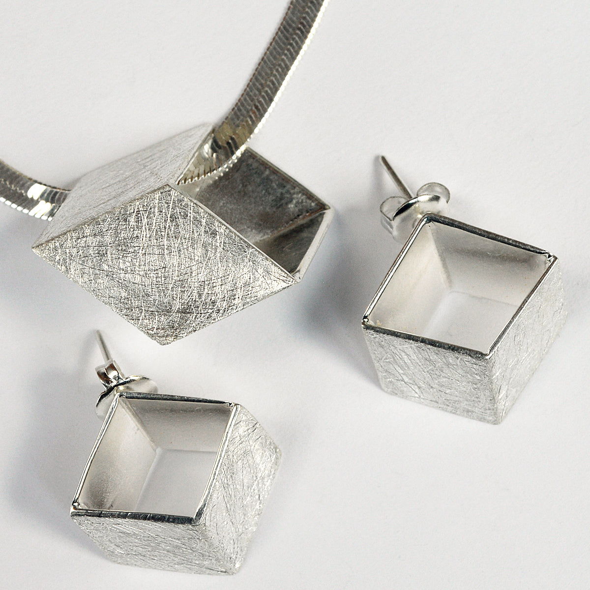 Dije & Aretes Perspectiva