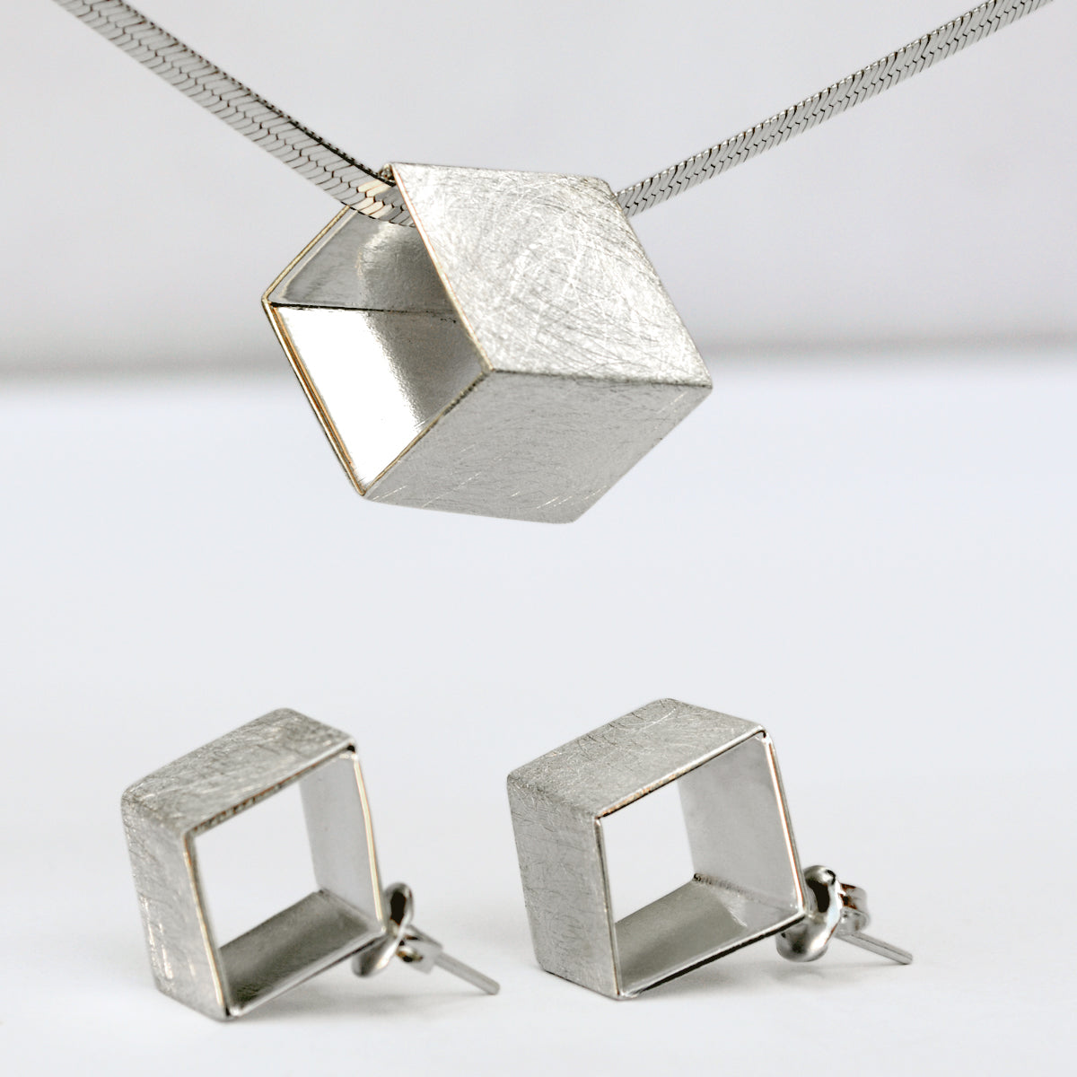 Dije & Aretes Perspectiva