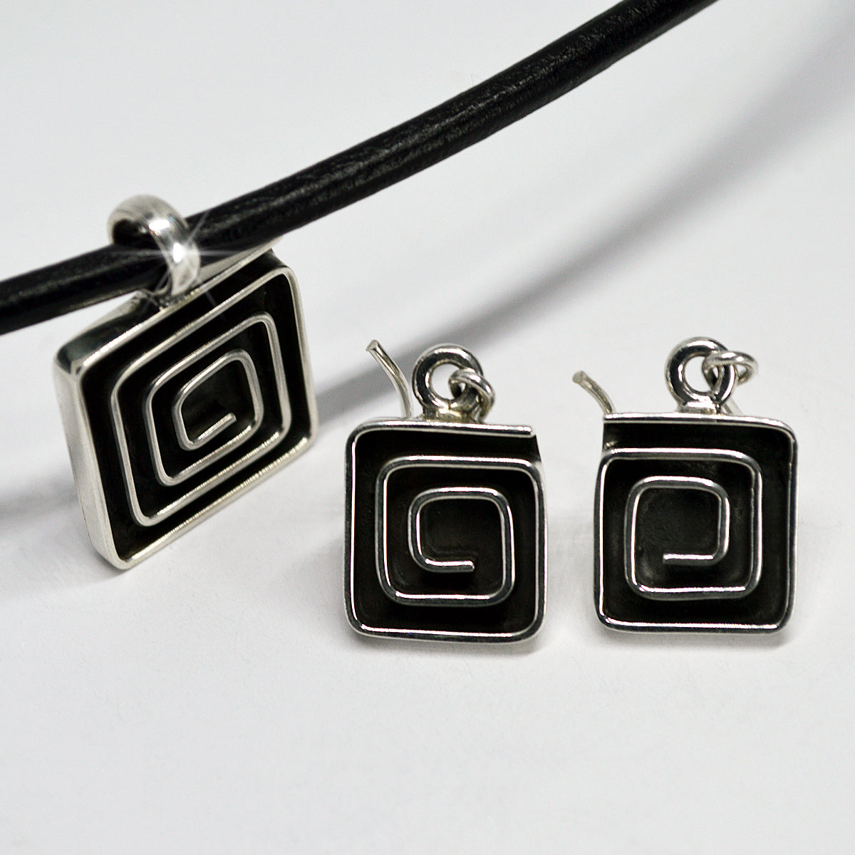 Dije & Aretes Laberinto