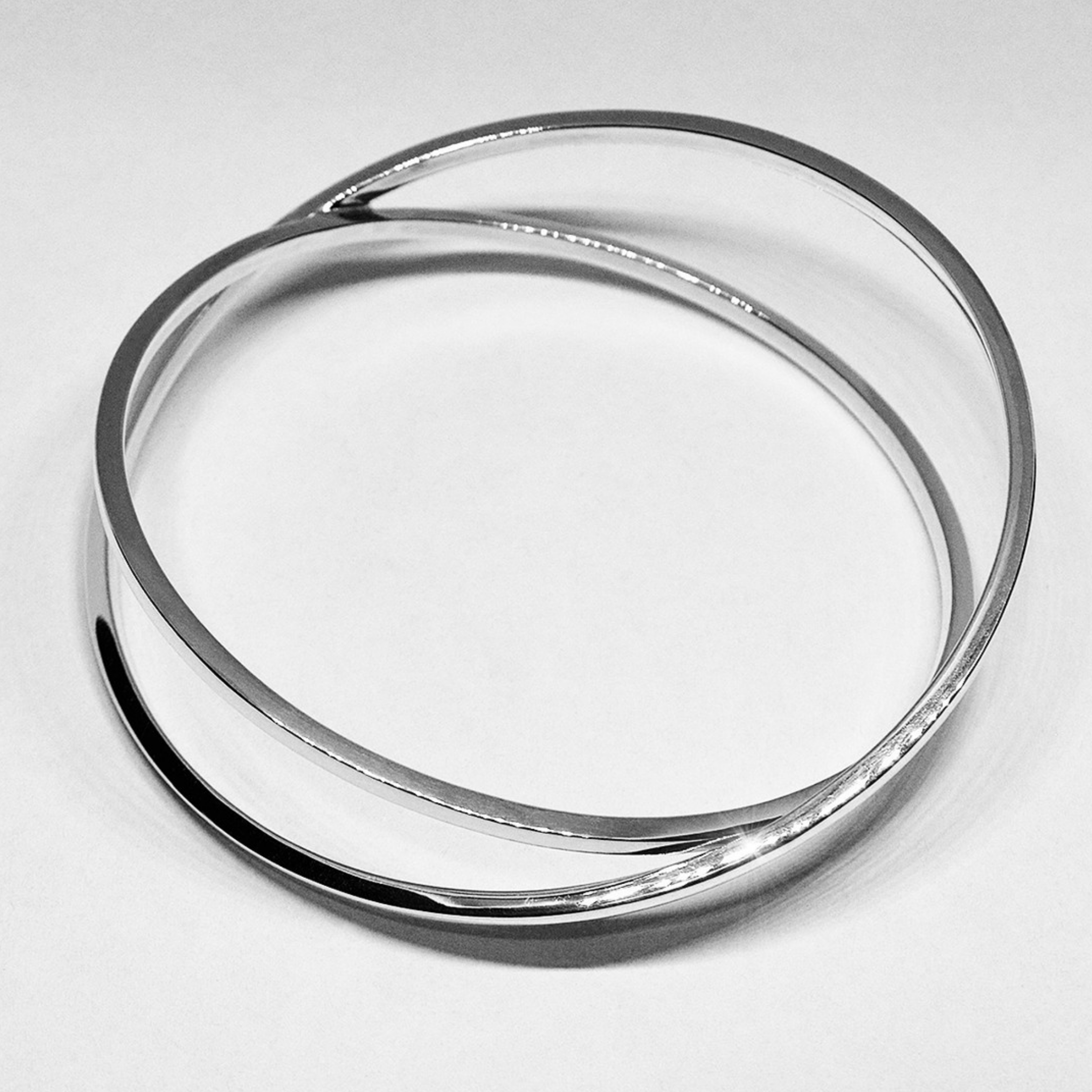 Brazalete Cruzado