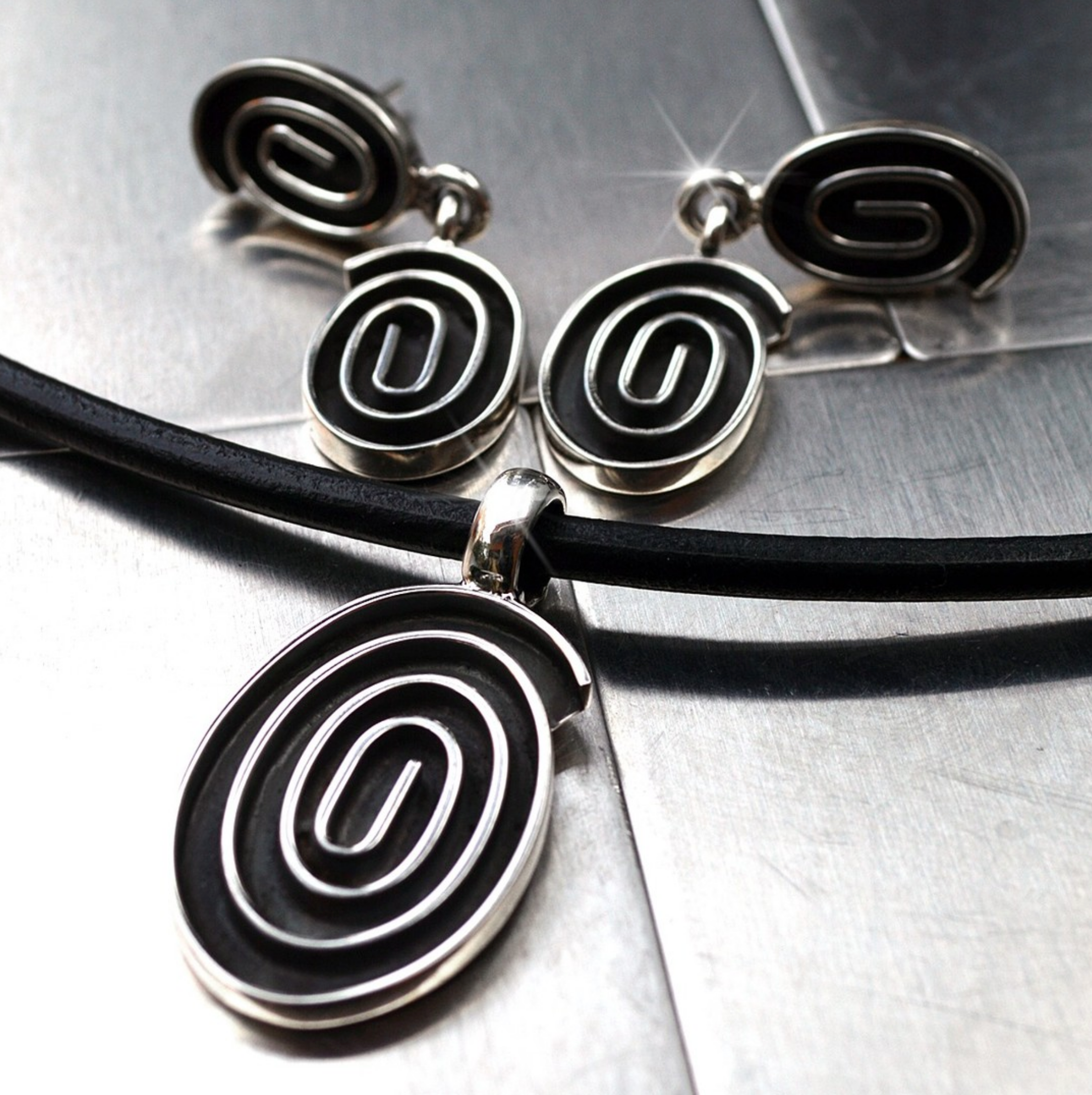Dije & Aretes Oval