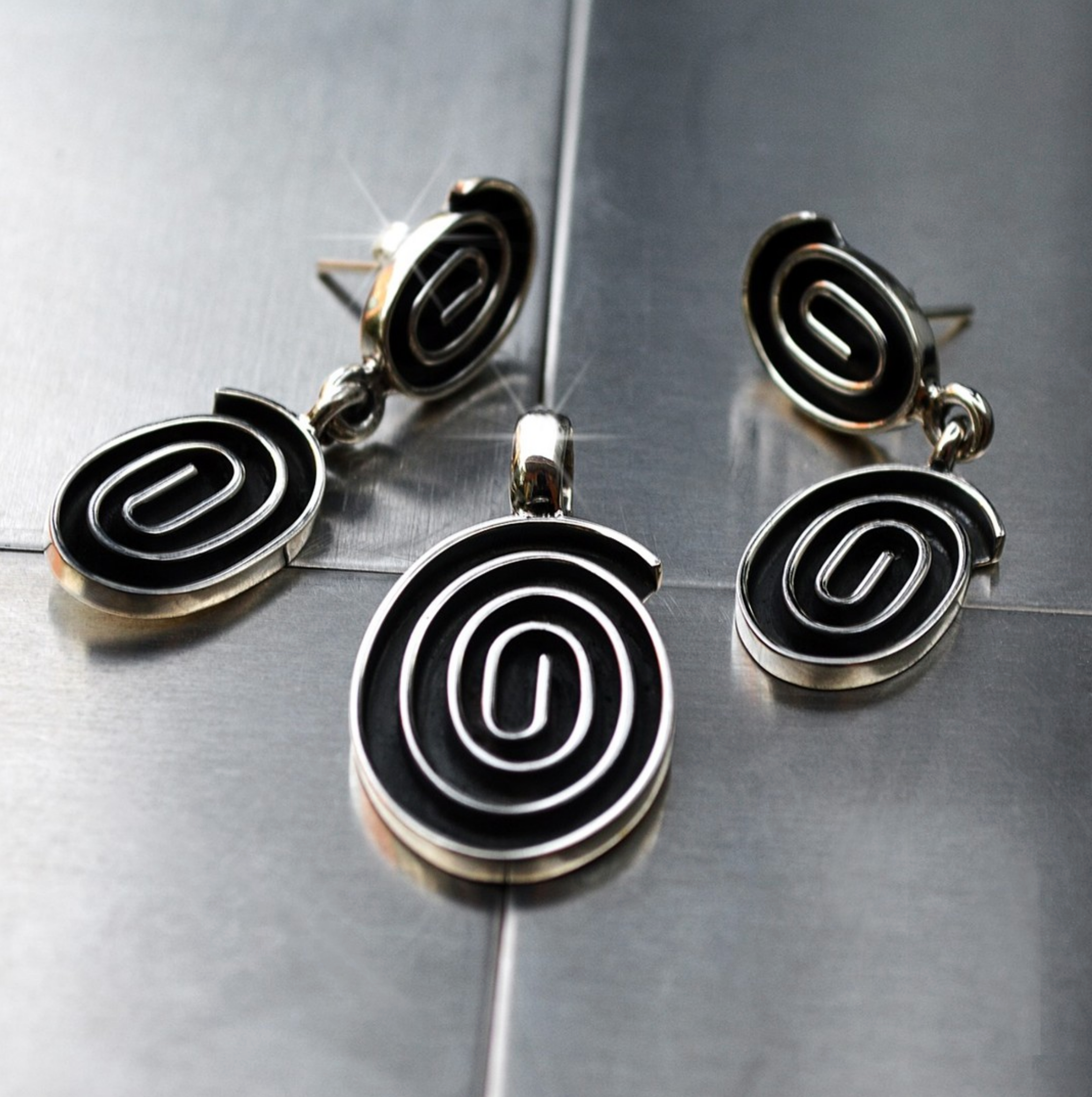 Dije & Aretes Oval
