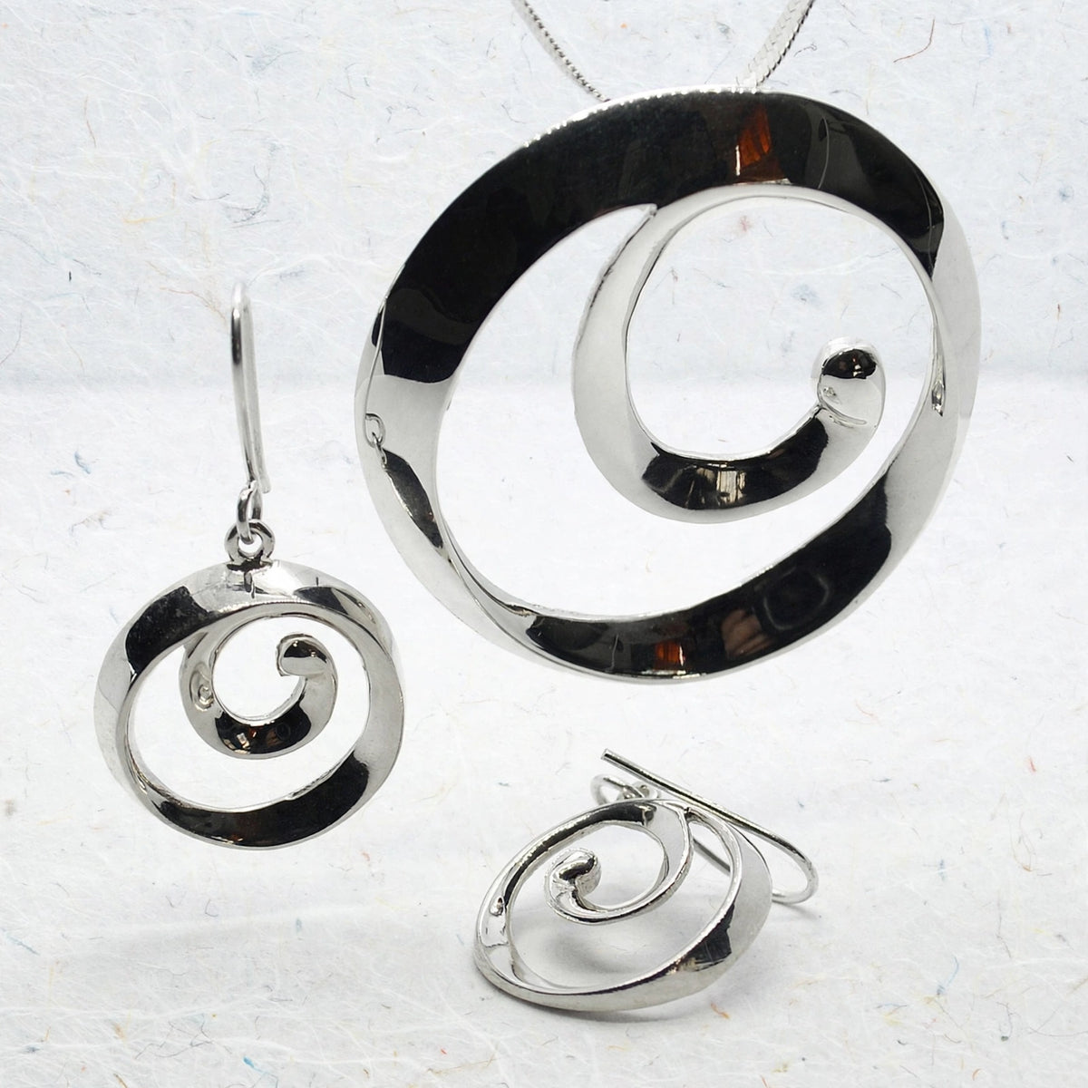Dije &amp; Aretes Atmósfera